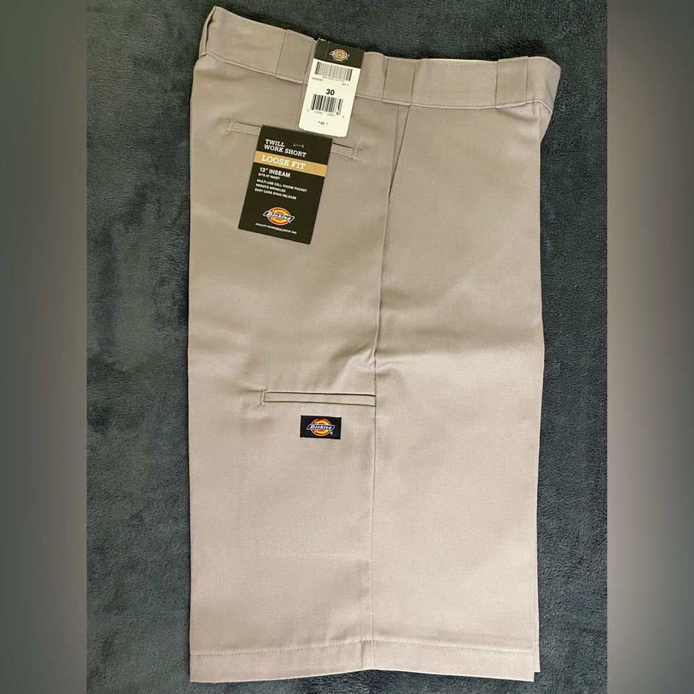 🩶🩳🩶 Dickies Twill Work Short - Loose Fit, 13” Inseam, Silver - Size 30